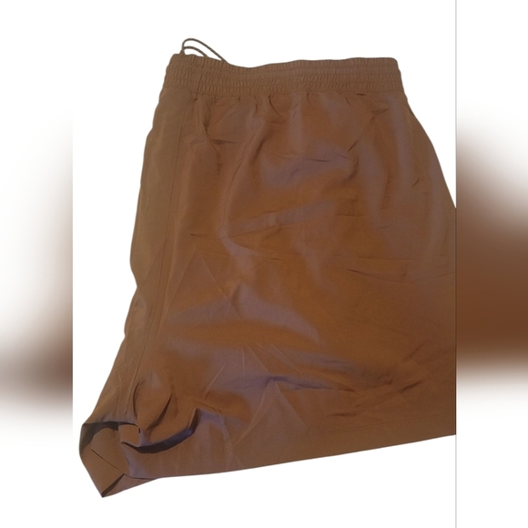 Old Navy Stretchtech Women's Brown Shorts Size 4X NWT - Picture 4 of 7